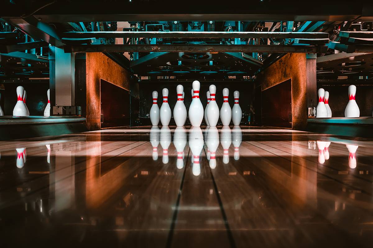 PLAY BOWLING